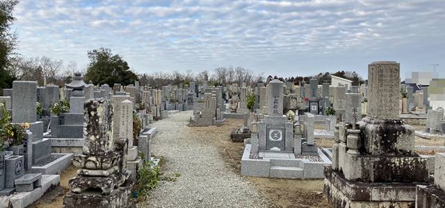 三田市の横山墓地